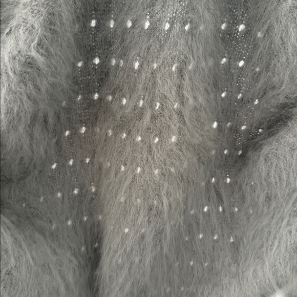 Soft Fuzzy Gray 💯 angora Cardigan, hand knitted - Picture 15 of 16